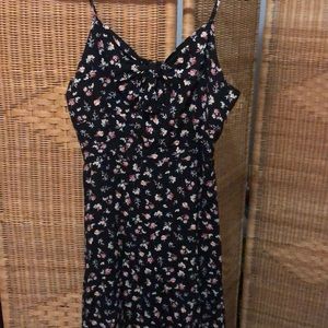 EUC spaghettis strap front knot floral dress